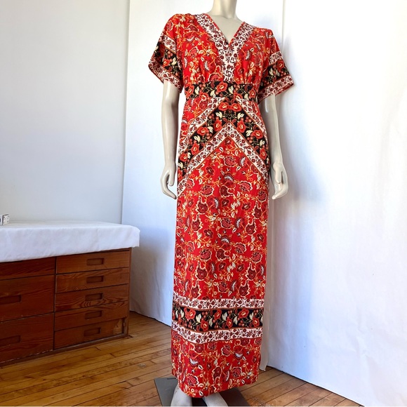 Exhilaration 60s Style Floral Dress - Picture 8 of 16